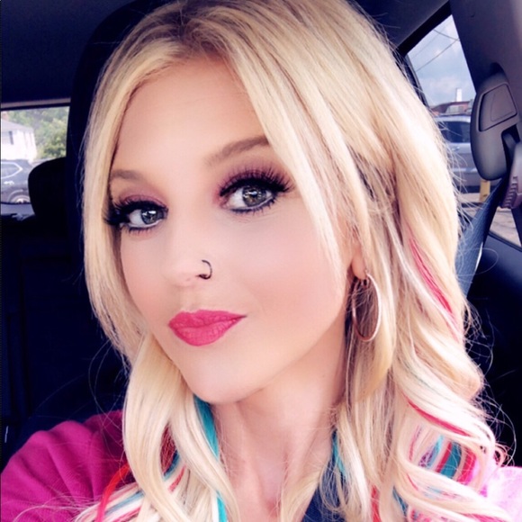 Profile Picture of Jessica Page (@jpage213) on Poshmark