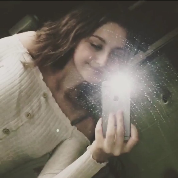 Profile Picture of Madison Case (@madisoncase25) on Poshmark