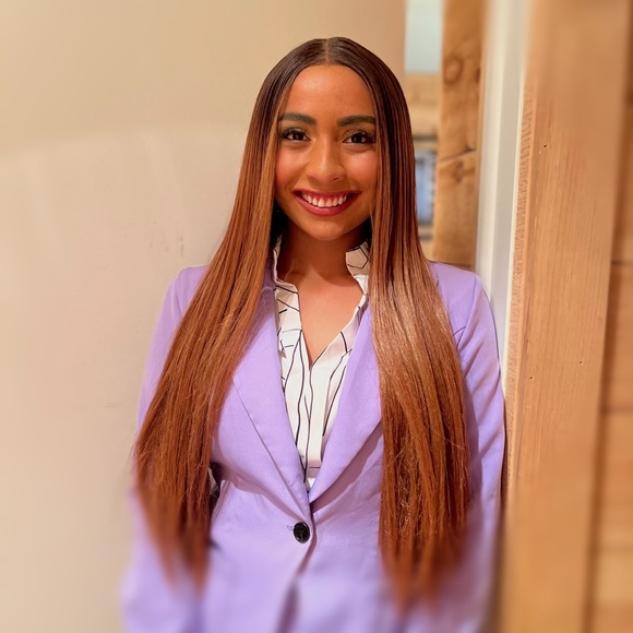 Julianna Almonte - Poshmark Profile Picture of Julianna Almonte (@juliannaalmonte) on Poshmark