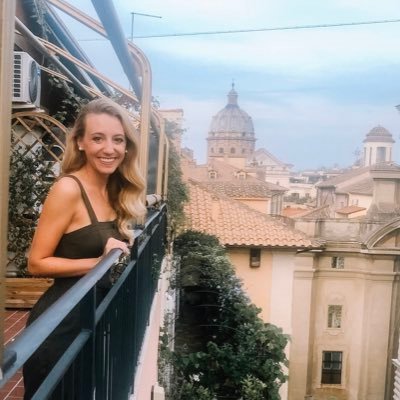 Profile Picture of Sara Benson (@sarambenson) on Twitter