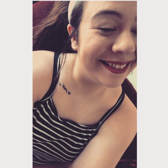 Profile Picture of Kate Hickman (@kateleahann) on Poshmark