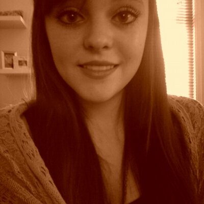 Profile Picture of Hollie Manning (@hollie_manning) on Twitter