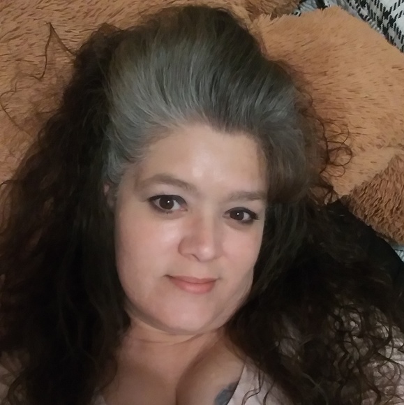 Profile Picture of Donna Guy (@guydonna46) on Poshmark