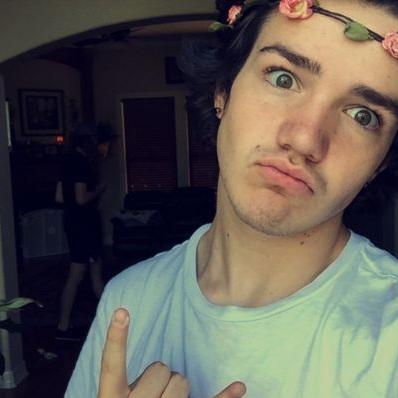 Profile Picture of Pauline Dallas (@AaronIsMyShine) on Twitter