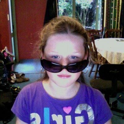 Profile Picture of Zara Olive Roberts (@ZaraOlive) on Twitter