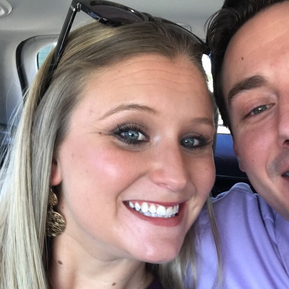 Profile Picture of Kaleigh Cella (@kaleighkaithern) on Poshmark