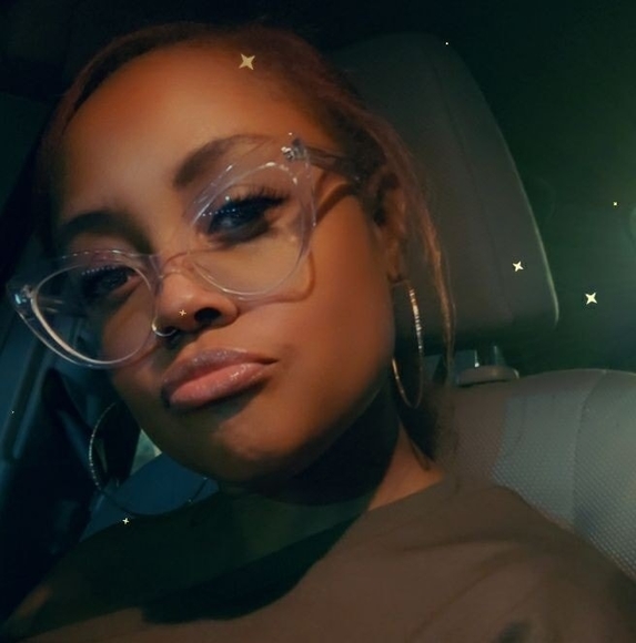 Kenya Lonesome - Poshmark Profile Picture of Kenya Lonesome (@flyvixennerd) on Poshmark