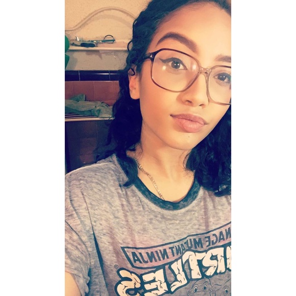 Profile Picture of Aisha Sanchez (@aisha__s) on Poshmark