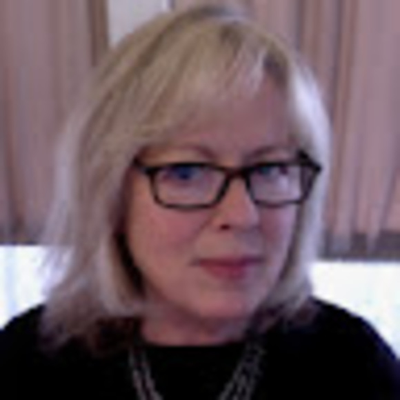 Profile Picture of Anne Diffily (@adiff11) on Poshmark