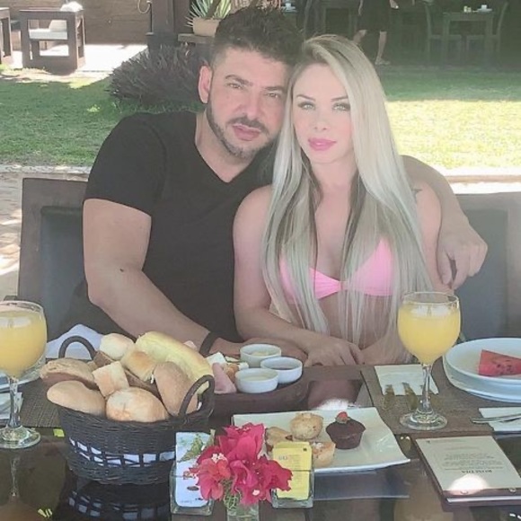 Gessica Lagares - Poshmark Profile Picture of Gessica Lagares (@gessicalorinha) on Poshmark