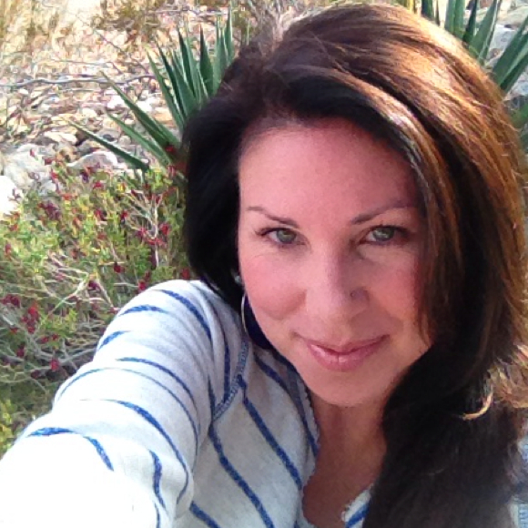 Profile Picture of Kim Vanderpool (@kvanderpool) on Poshmark