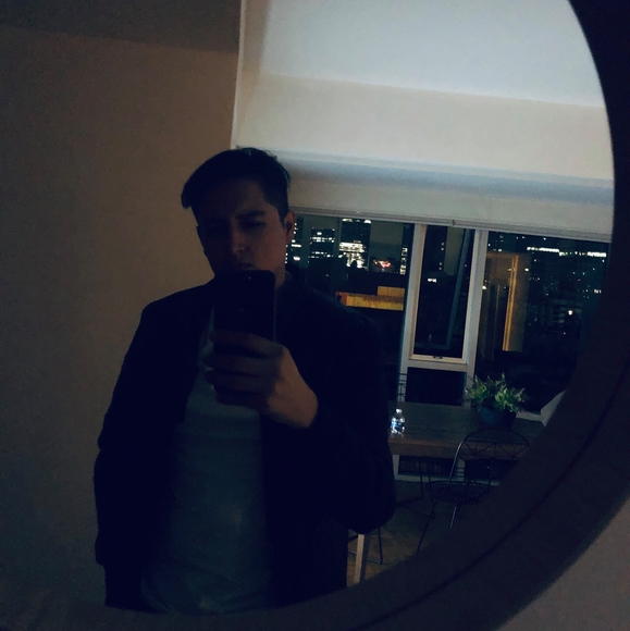 Profile Picture of Alexander Sanchez (@alexandersan409) on Poshmark