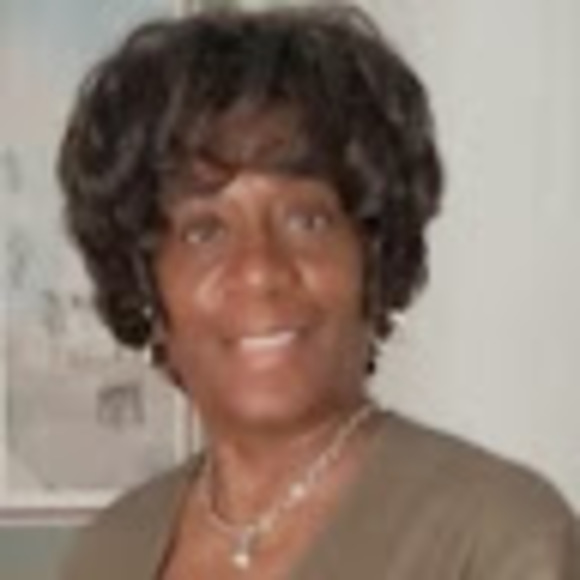 Profile Picture of E jean Doiley (@lejeand1224) on Poshmark