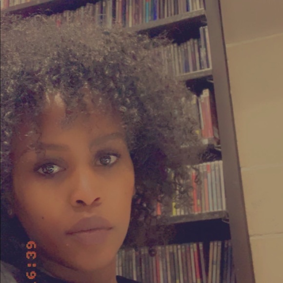 Tesfanesh Zike - Poshmark Profile Picture of Tesfanesh Zike (@0911903034) on Poshmark