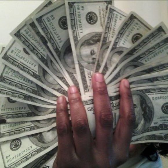 Breeze P - Poshmark Profile Picture of Breeze P (@breeze39) on Poshmark