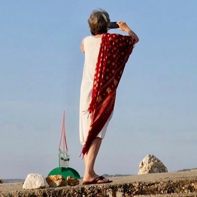 Profile Picture of Annie Holmes (@AnnieHolmesLit) on Twitter