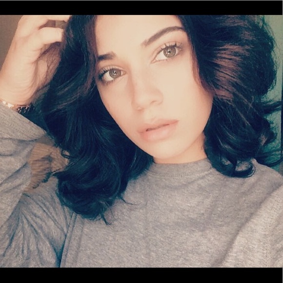 Genesis Rosario - Poshmark Profile Picture of Genesis Rosario (@gennrosario) on Poshmark