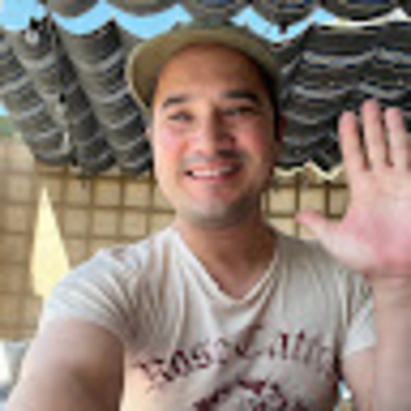 Profile Picture of Michael Tashjian (@micktashjian) on Poshmark