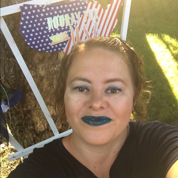 Profile Picture of Cathy Cobbett-walden (@cathycobbett217) on Poshmark