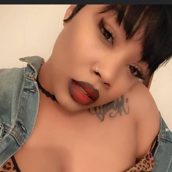 Profile Picture of Stacy Batts (@stacybatts) on Poshmark
