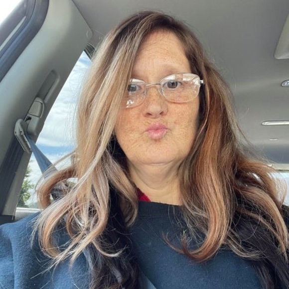 Profile Picture of Paula Trimnal (@arielpj2001) on Poshmark