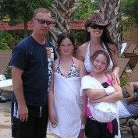 Profile Picture of Carole Skalski (@caroleann74) on Poshmark