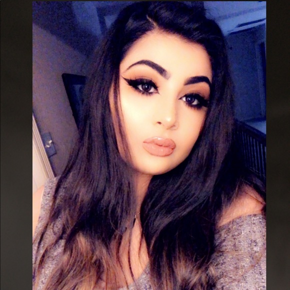 Profile Picture of Selena Nemri (@selenanemri) on Poshmark