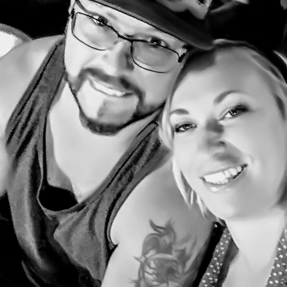 Profile Picture of Lindsey Olier (@lindseyolier) on Poshmark