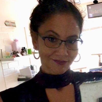 Profile Picture of Kristen Hernandez (@WritingMyHeart) on Twitter