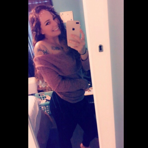 Lijah Grunenberg - Poshmark Profile Picture of Lijah Grunenberg (@lijahgrunenberg) on Poshmark