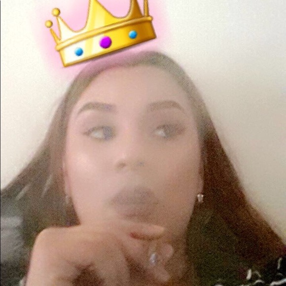 Profile Picture of Marcella Vera (@marcella_1997) on Poshmark