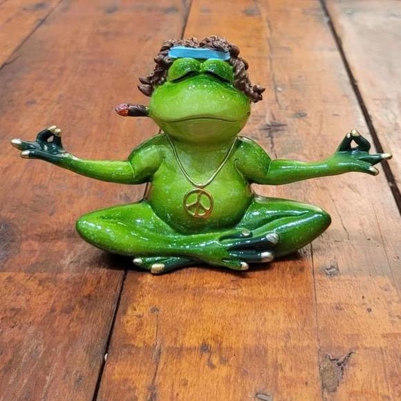 Profile Picture of J Ramirez (@bubu1127org) on Poshmark