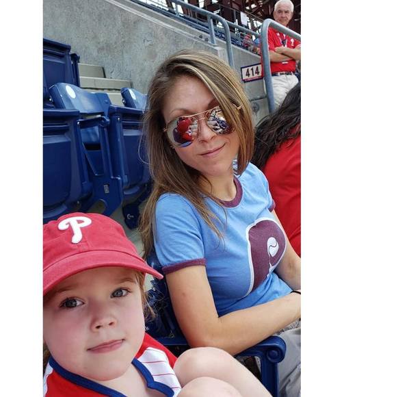 Profile Picture of Amanda Hirko (@didakinz1) on Poshmark