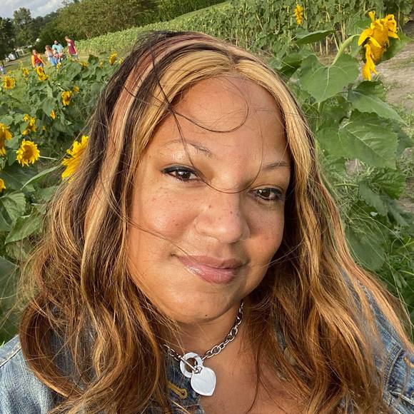 Profile Picture of Sherri Clayborne (@sgreen067) on Poshmark