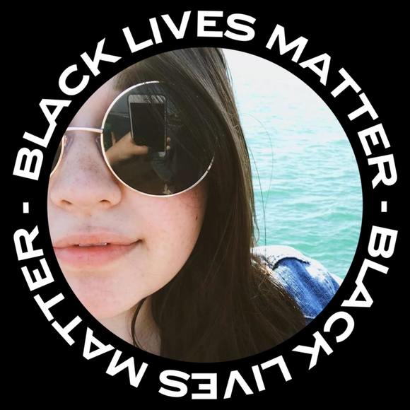 Profile Picture of Chelsea Shugerman (@cshugrrman) on Poshmark