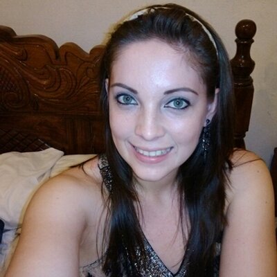 Profile Picture of Isabel Iñiguez (@isaa2793) on Twitter