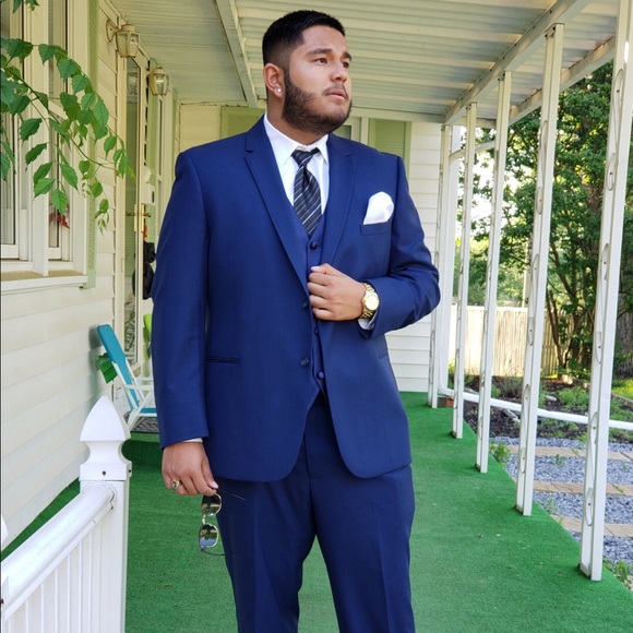 Profile Picture of Kevin Valle (@kevinvalle435) on Poshmark