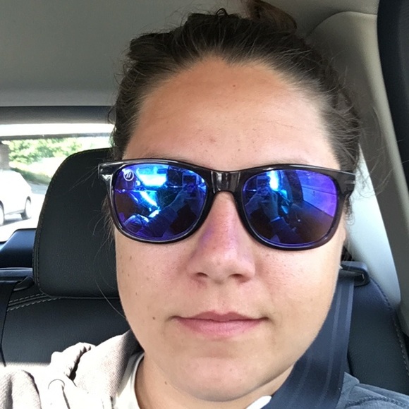 Profile Picture of Kati Wirkkula (@kwirkkula0) on Poshmark