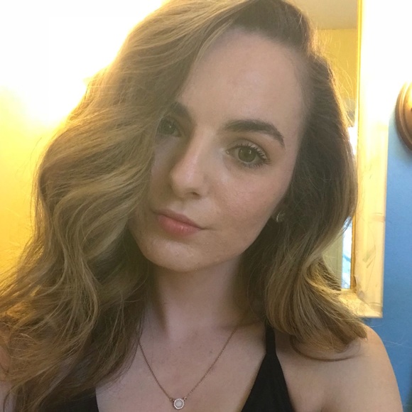 Profile Picture of Abby Fowler (@abigailfowl) on Poshmark