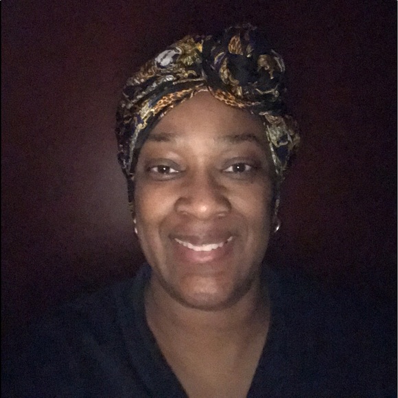 Profile Picture of Georgene Avrette (@uneeke919) on Poshmark