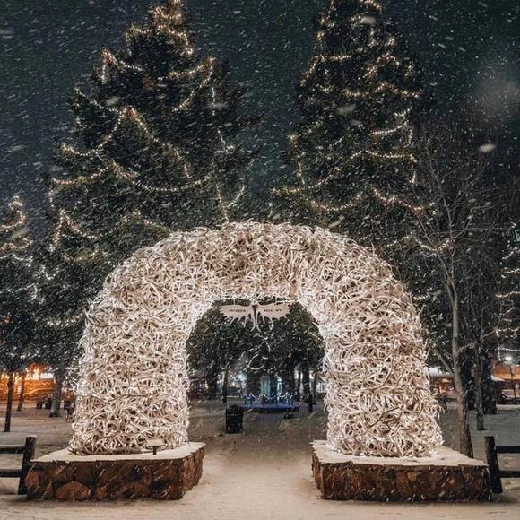 Profile Picture of Kevin Wood (@kevinwood140) on Poshmark