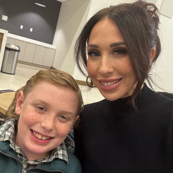 Lauren Gindratt - Poshmark Profile Picture of Lauren Gindratt (@lgindratt) on Poshmark