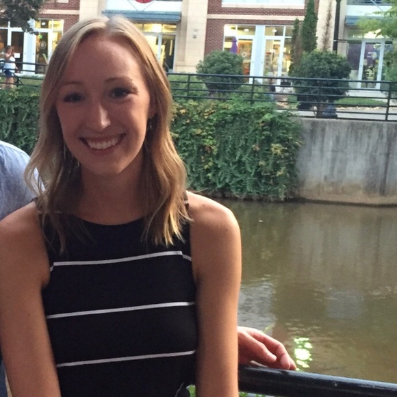 Profile Picture of Devon Preston (@devon_preston) on Poshmark