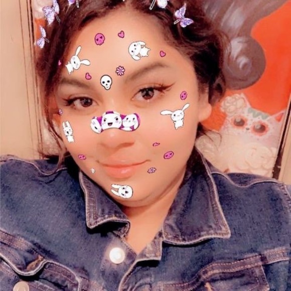 Profile Picture of Isabel Gomez (@gomezbells1991) on Poshmark