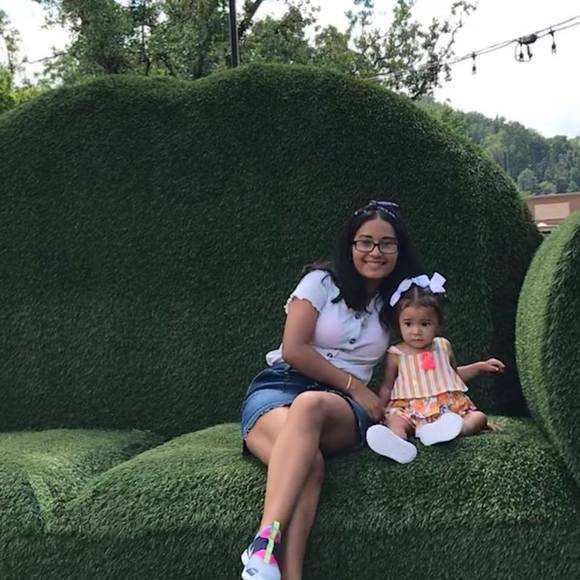 Profile Picture of Cecibel Hernandez (@cecibelh) on Poshmark