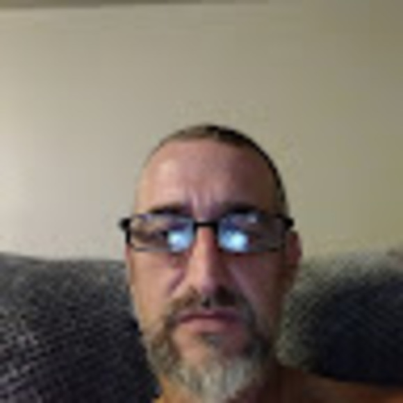 Profile Picture of Lawrence Castro (@lawrencecastro) on Poshmark