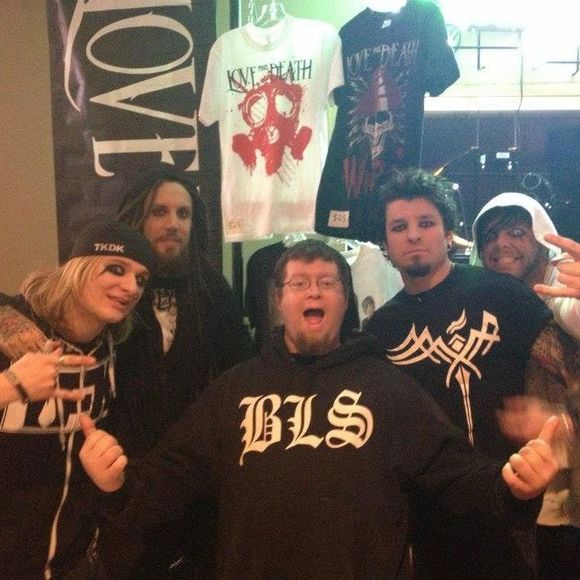 David Whitney - Poshmark Profile Picture of David Whitney (@heftydad2) on Poshmark