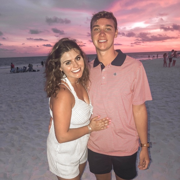 Profile Picture of Allison Ogg (@allliogg) on Poshmark