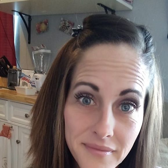 Profile Picture of Heather Mayeux (@myusweets) on Poshmark