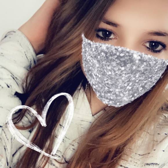 Profile Picture of Alyssa Molstad (@alyssamolstad) on Poshmark
